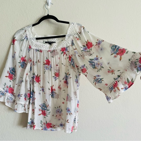 Zac & Rachel floral bell sleeve blouse size S boho flowy prairie feminine top - Picture 6 of 9